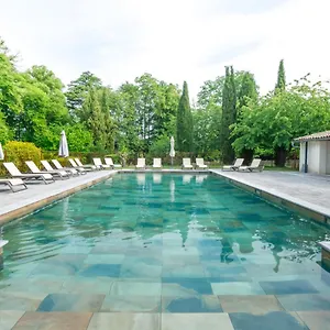 https://domaine-des-tilleuls.fr-provencehotel.com