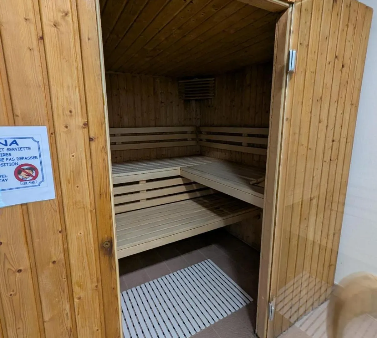 Le Cosy du Birdie - studio 4 personnes avec piscine au Golf de Giez 0*,